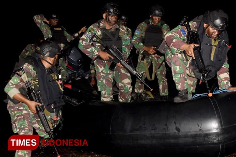 Prajurit Brigif 2 Marinir Laksanakan Pendaratan Khusus Dan Mobilisasi Udara di Latgab TNI 2023