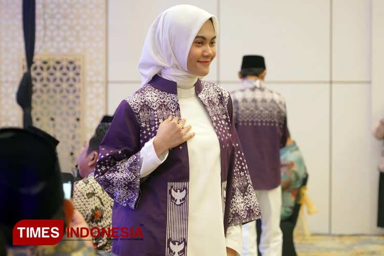 Batik Sekar Arum Sari Jadi Seragam Resmi Jemaah Haji Indonesia 2024