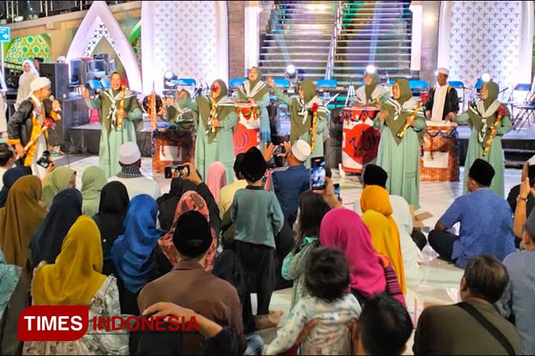 Sambut Lebaran, Warga Gresik Takbiran Diiringi Musik Patrol