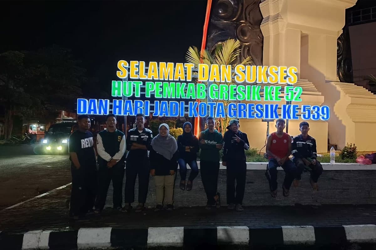 Libatkan Pelajar SMK, DLH Percantik Landmark Kota Sambut Hari Jadi Gresik ke-539
