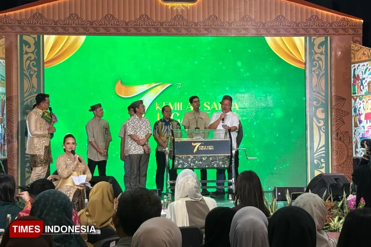 Warga Bojonegoro Bawa Pulang Motor N-max dari Gressmall